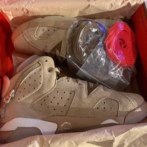Jordan 6 Travis Scott “British Khaki” size 3 ps